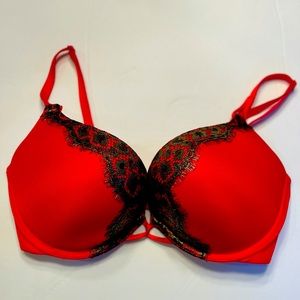 Victoria’s Secret Bombshell Plunge 34D Very Sexy